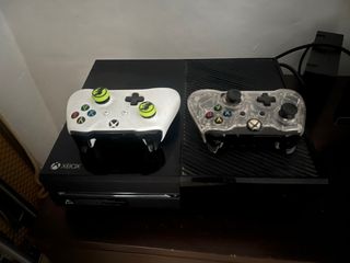 Xbox One Consola + 2 Mandos