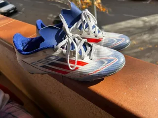 Scarpe da calcio Adidas F50 per bambini, taglia 37