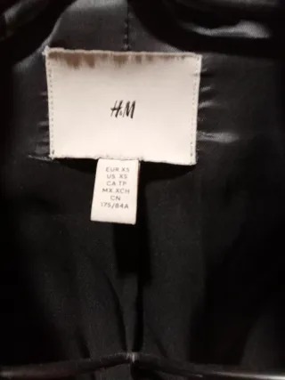 Cazadora Biker H&M Negra de piel.