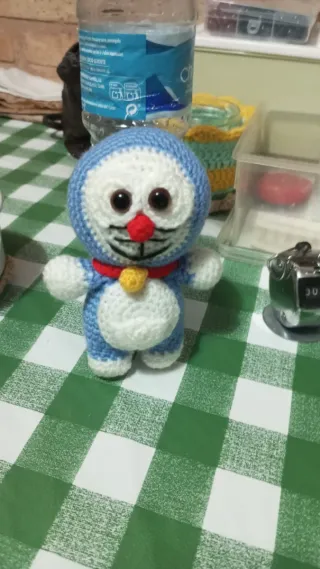 Peluches y artículos varios de crochet.