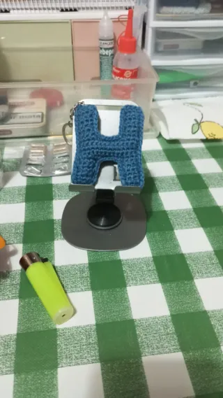 Peluches y artículos varios de crochet.