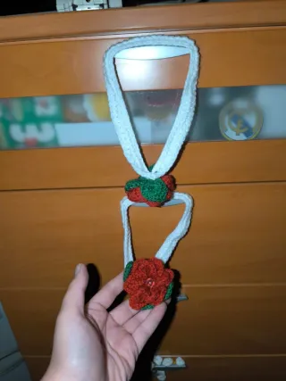 Peluches y artículos varios de crochet.