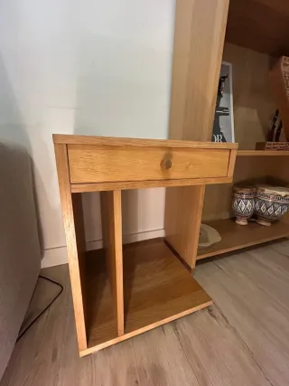 Mesa auxiliar de madera para habitación