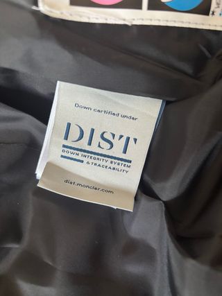 Chaqueta Moncler Negra con Capucha