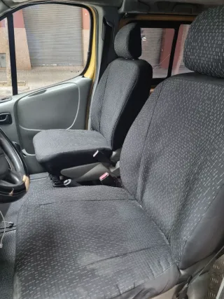 renuelt  trafic 2005