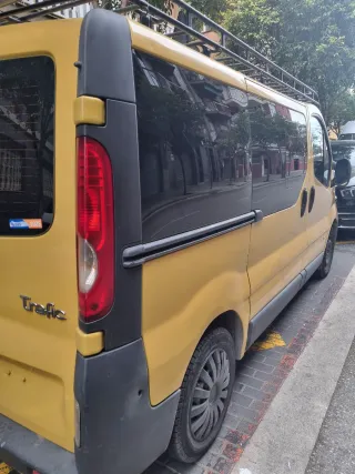 renuelt  trafic 2005