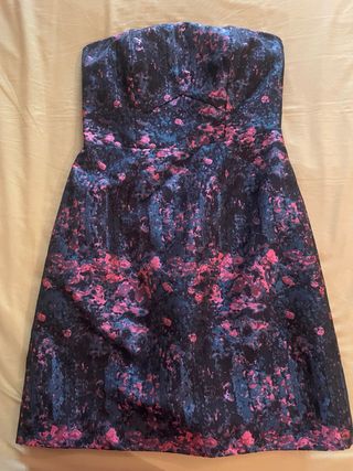 Vestido de fiesta sin tirantes