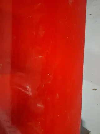 Mueble aparador colonial rojo