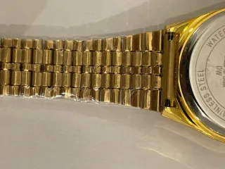 Reloj Casio Dorado