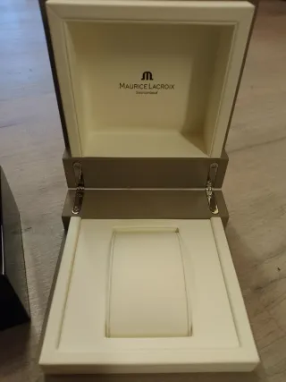 Astucci per orologi di varie marche