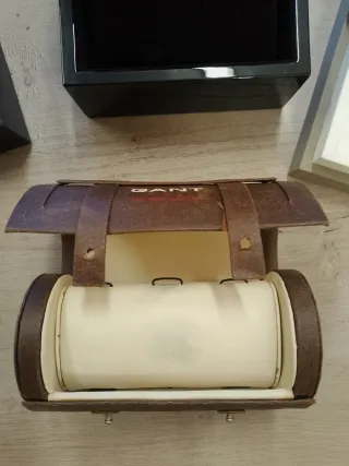 Astucci per orologi di varie marche