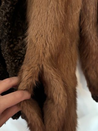 Abrigo de piel marrón