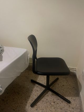 Silla de oficina negra