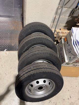 4 Ruedas 215/70 R15C