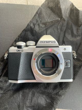 Cámara Olympus OM-D E-M10 Mark II (cuerpo)