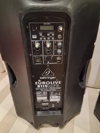 Altavoces Behringer B115D (2 unidades)