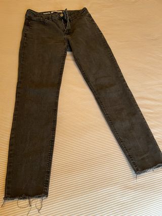 Mango Vaqueros Pitillo Elásticos Gris