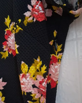 Vestido negro floral