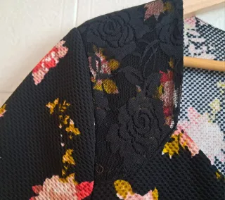 Vestido negro floral