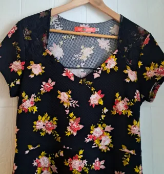 Vestido negro floral