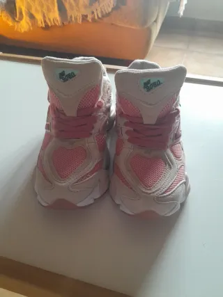 Zapatillas New Balance 9060 Beige/Rosa