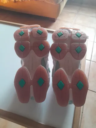 Zapatillas New Balance 9060 Beige/Rosa