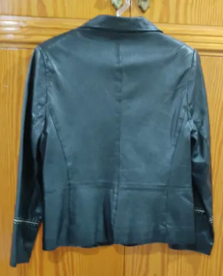 Chaqueta de piel negra talla 44