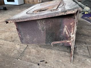 Cocina de carbón antigua empotrable