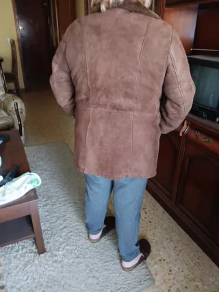 Abrigo ante piel vuelta