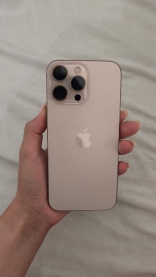 iPhone 16 Pro Max 256GB Dorado bateria 98%