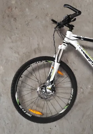 Bicicleta Cannondale Blanca