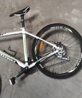 Bicicleta Cannondale Blanca