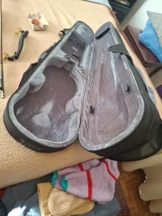 Violín con arco y accesorios