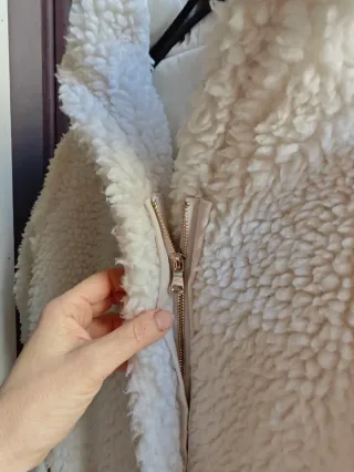 Abrigo borreguito beige/blanco