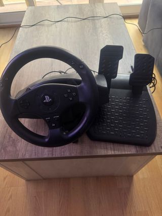 Volante y Pedales PS4 Thrustmaster