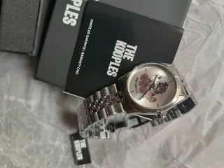 Reloj The Kooples Esfera Plateada Flores Rosas