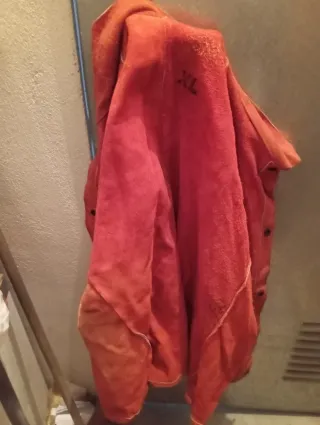 Conjunto chaqueta, guantes para soldar