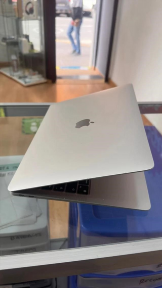 MacBook Air M1 2020 256GB Plata