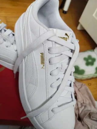 Zapatos Puma Blancos y Dorados Originales
