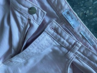 Pantalón vaquero Bershka tiro alto rosa