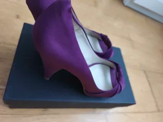 Zapatos de tacón Zara morados