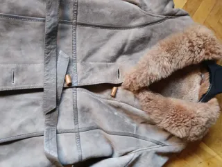 Abrigo largo piel vuelta beige/marrón