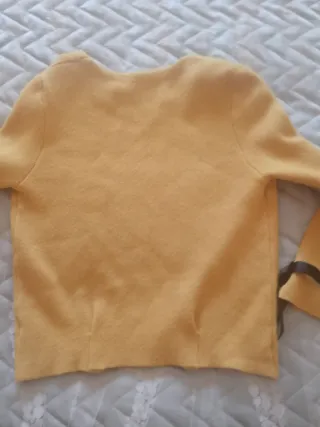 Cardigan senape con fiocchi