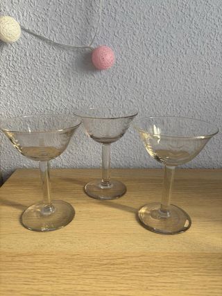 Conjunto copas vitrina cristal