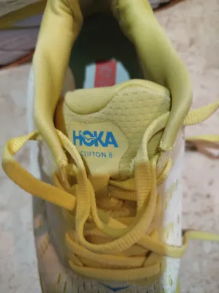 Zapatilla similar HokKa Clifton 8