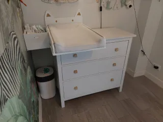 Cambiador de bebé blanco