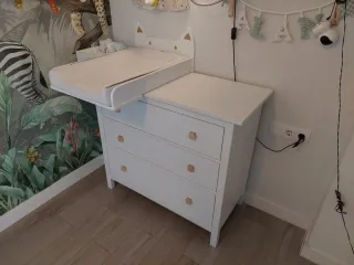 Cambiador de bebé blanco