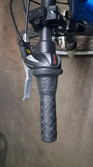 Bicicleta azul Romet 26 pulgadas