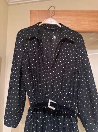 Vestido Zara lunares negro talla XS