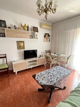 Torrevieja (Alicante)agencia vende piso